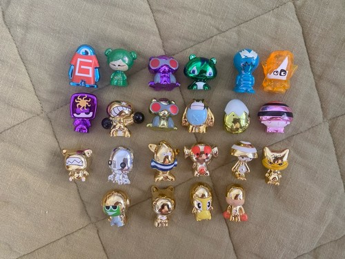 Gogo crazy bones figures job - bones,