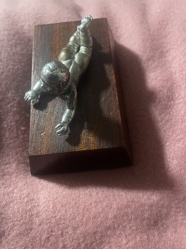 Metal figure - metal,