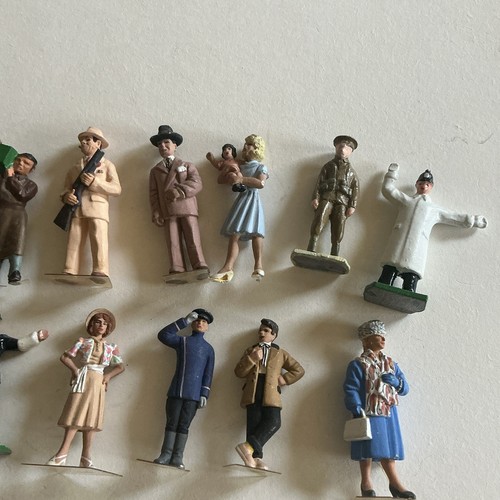 Vintage model figures - model,
