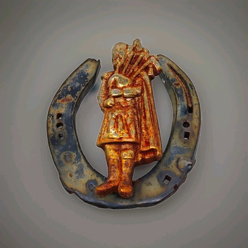 Metal horseshoe - metal,