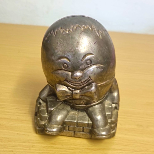 Vintage metal humpty dumpty - metal,