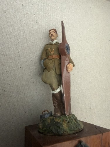 World war pilot white metal - 1,