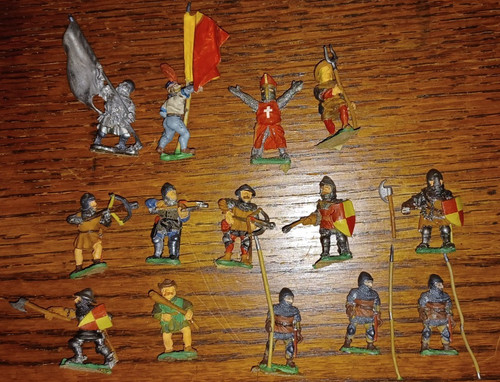 Metal figures medieval - metal,